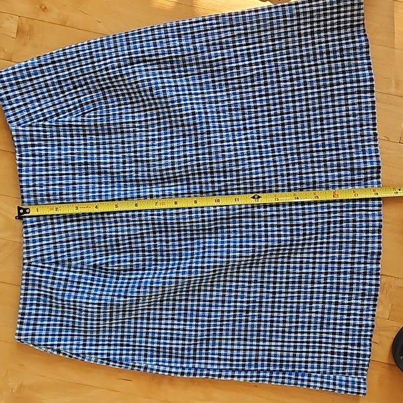 Wildlife Sportswear checked light weight Skirt. - Picture 8 of 12